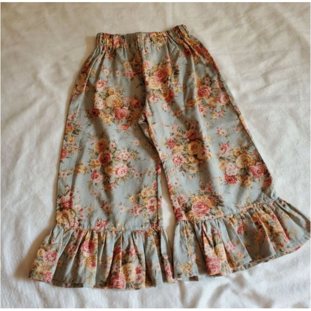 Vintage Matilda Jane big ruffles Size 4 (runs smaller) dusty blue floral older